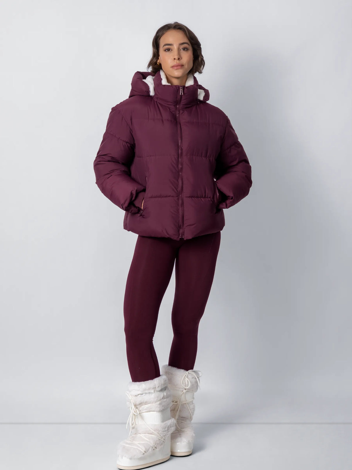 Krótka, pikowana kurtka WarmCore™ Classic z odpinanym kapturem