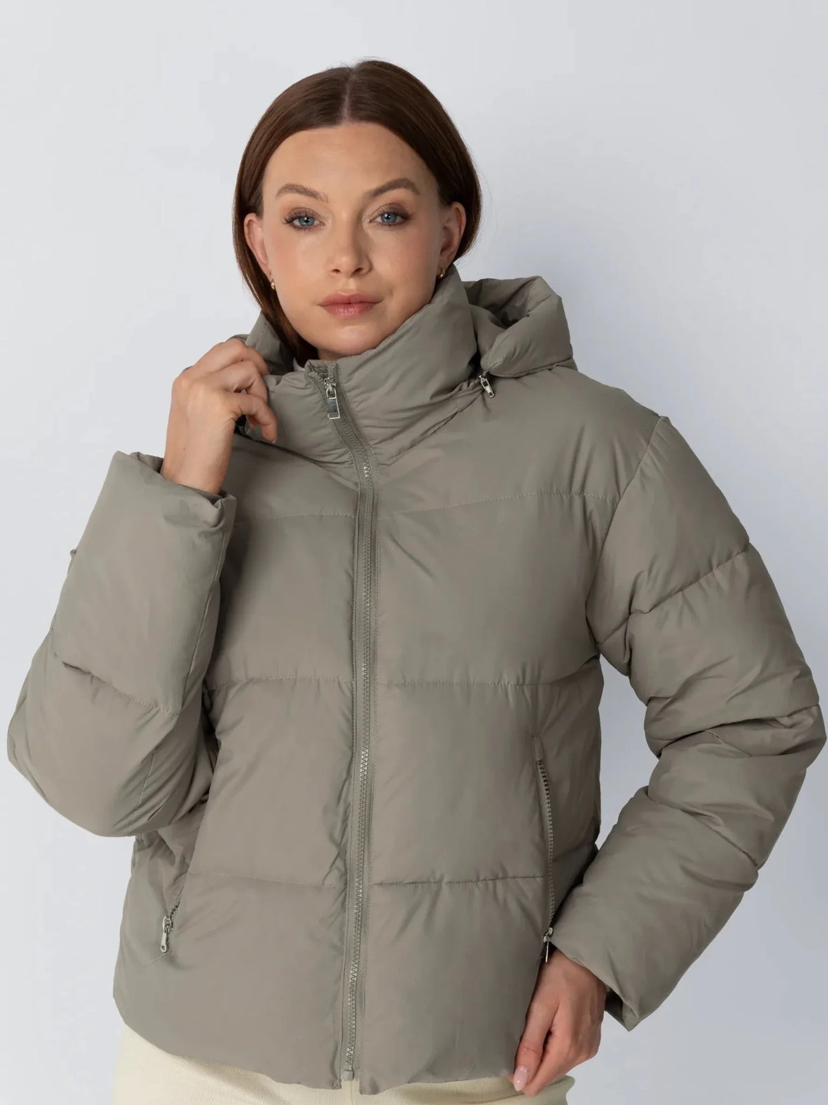 Krótka, pikowana kurtka WarmCore™ Classic z odpinanym kapturem