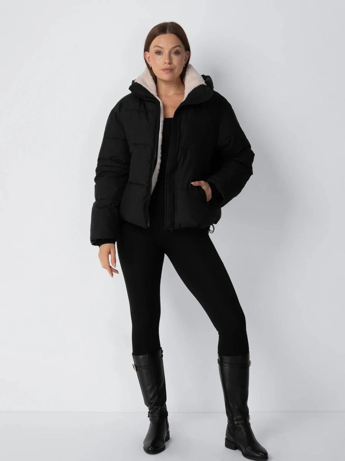 Krótka, pikowana kurtka WarmCore™ Classic z odpinanym kapturem